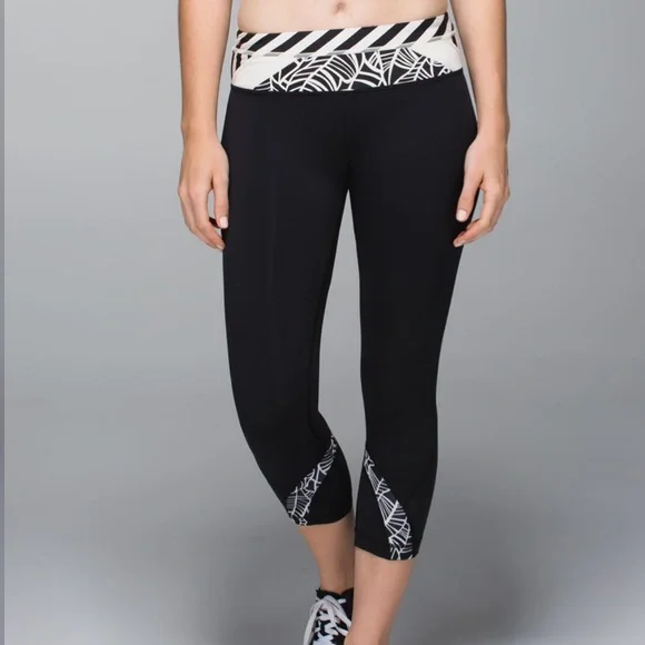 Lululemon Inspire Crop
Black / Pretty Palm Black Angel Wing - Picture 2 of 8